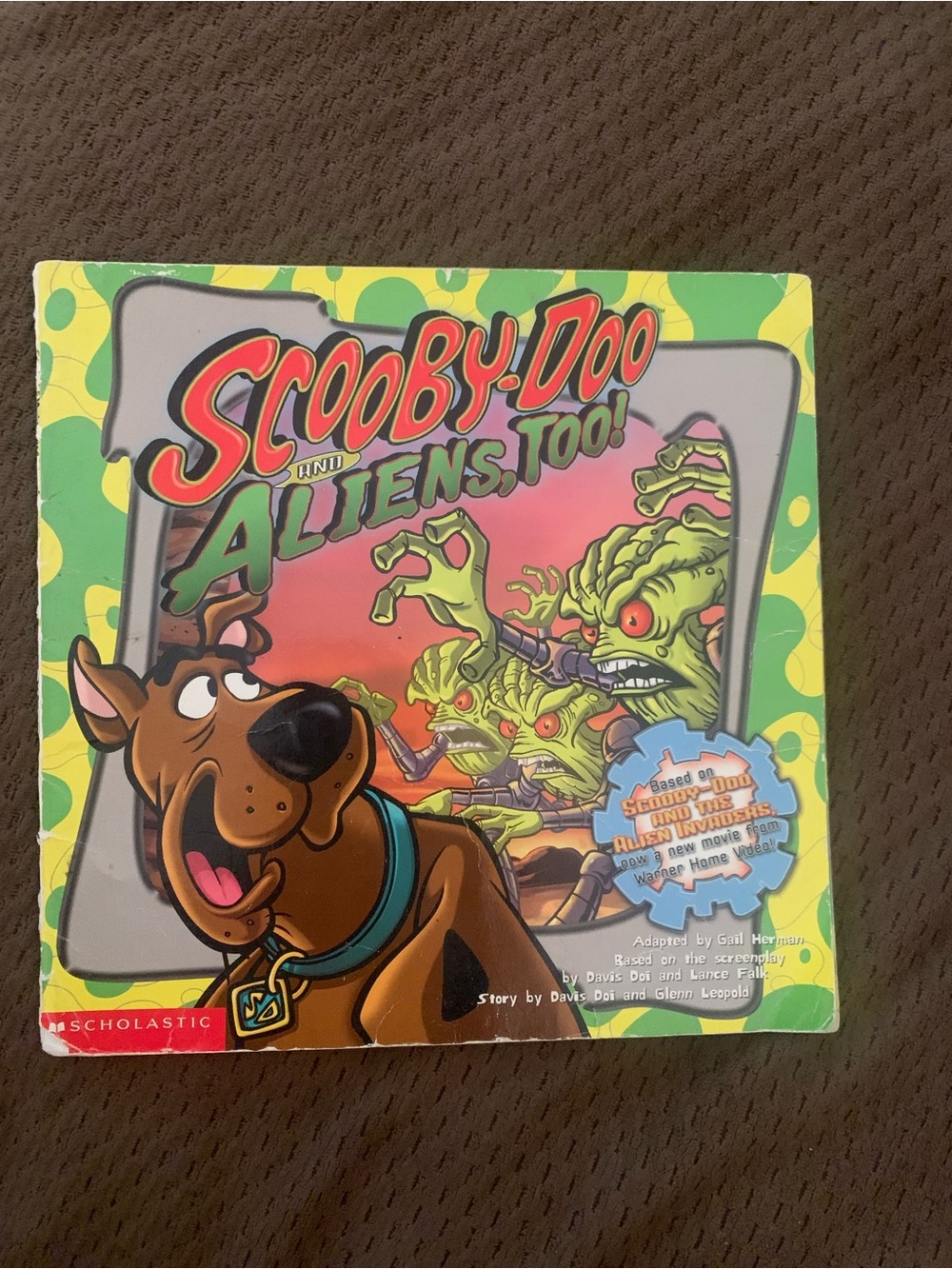 Scholastic Scooby-Doo and Aliens, Too! - Green and Red Cover